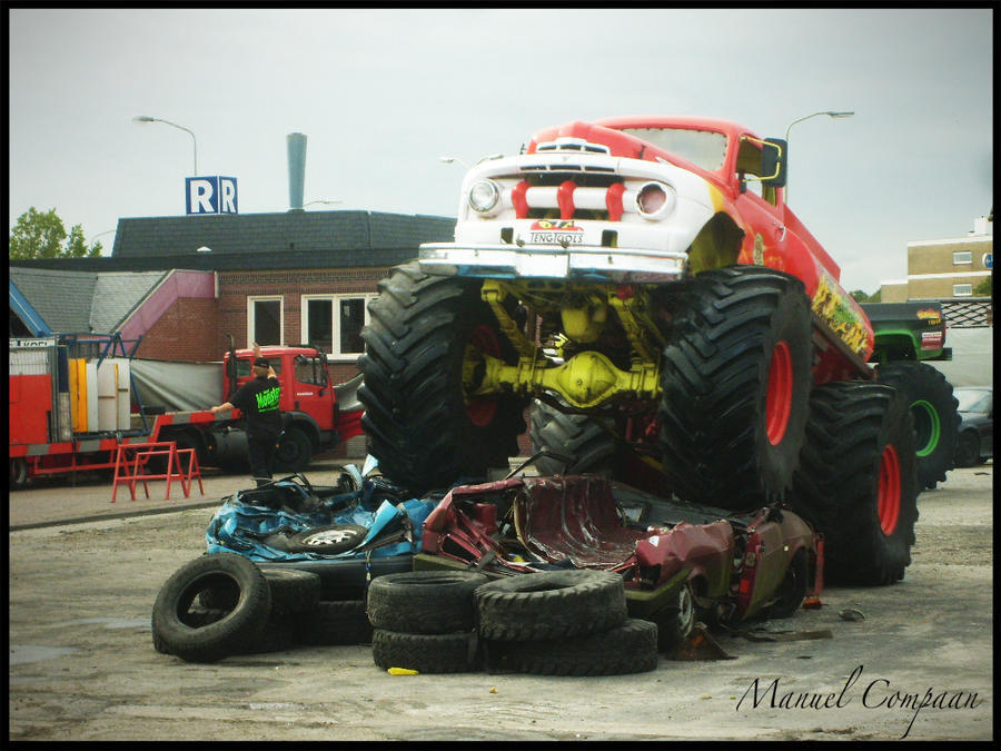 1951 Ford F1 Monstertruck by