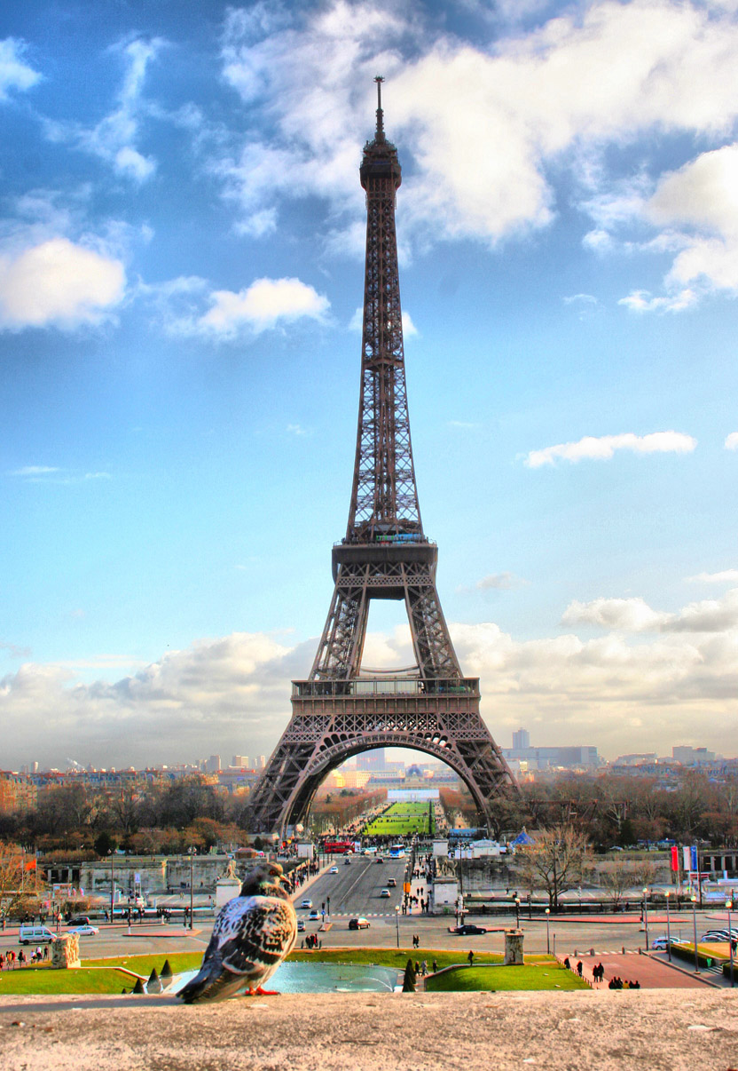 La tour Eiffel by ~sezart on deviantART