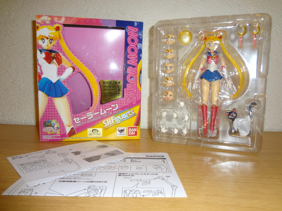 figuarts_sailor_moon_blister_1_by_aioros